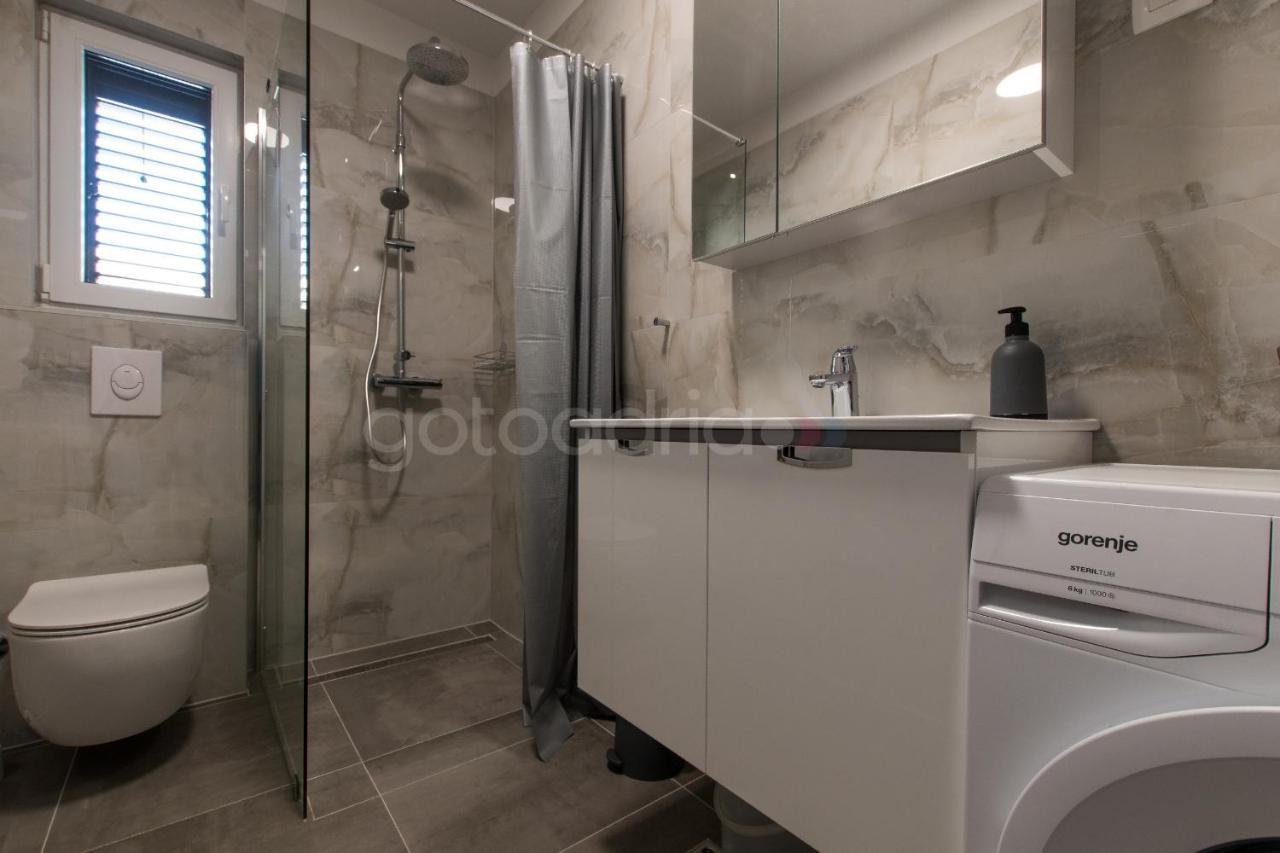 Sea View Apartment Leana Makarska Esterno foto